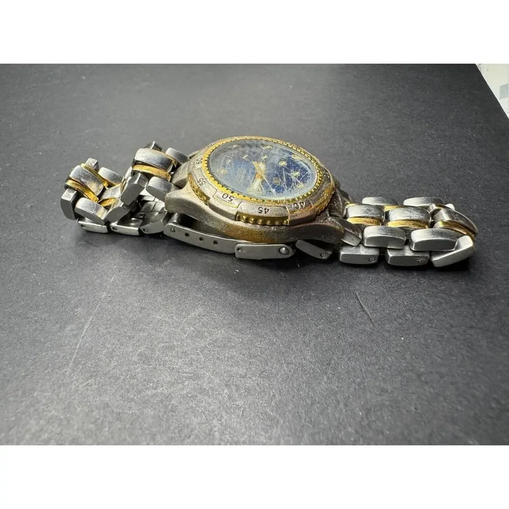 Fossil blue diver